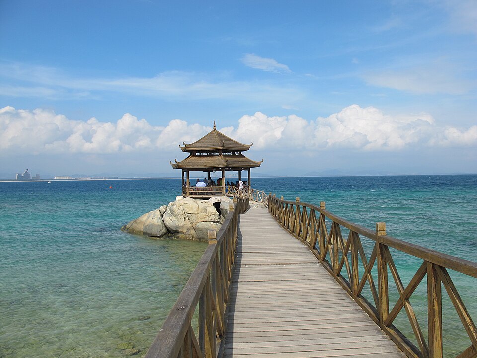 Wuzhizhou Island shoreline and clear water